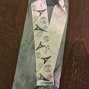 NWT Fashion Jewelry choker, Eiffel towers